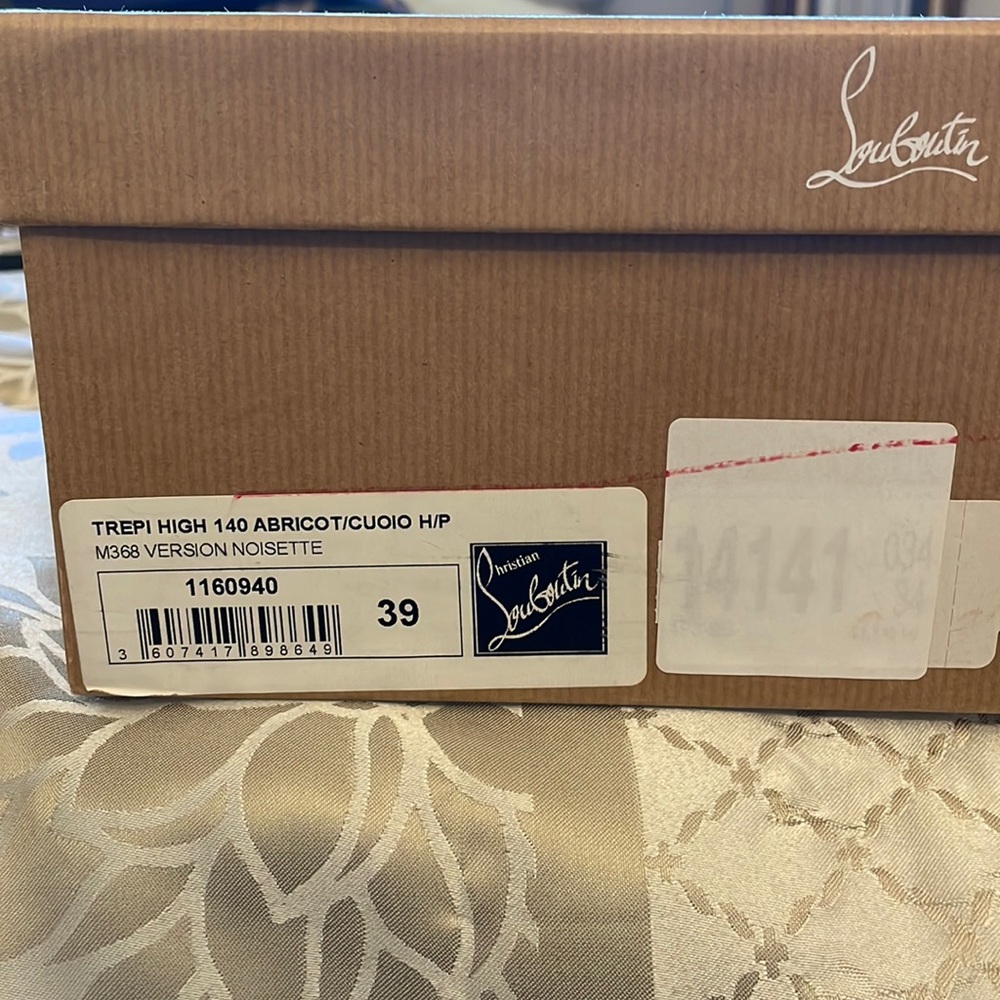 Chistian louboutin 39 brown leather and suede